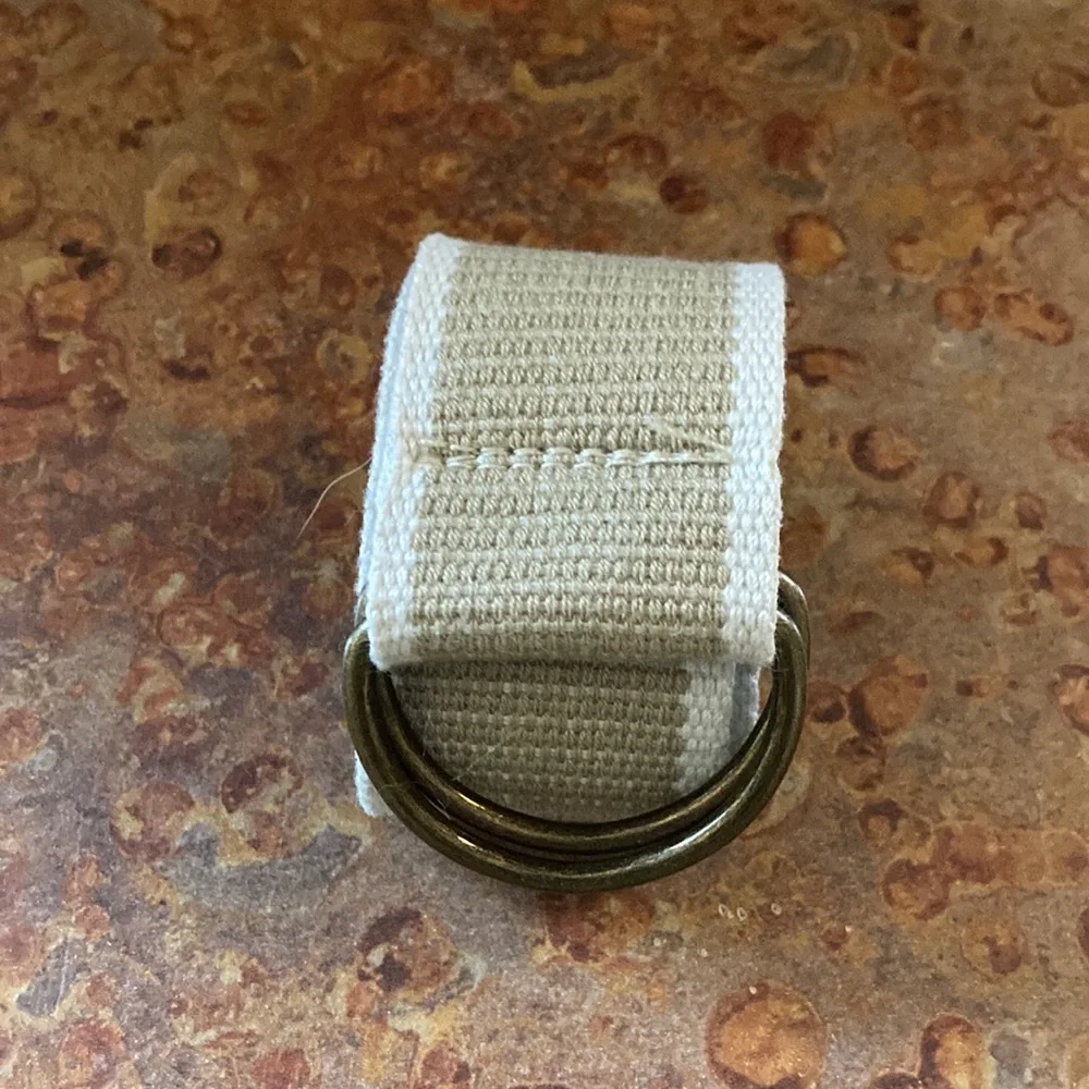 Kids tan and white webbing belt